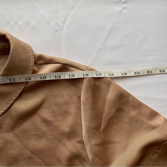 House of Harlow 1960 Tan Satin Cropped Blouse Size Large - Picture 11 of 13